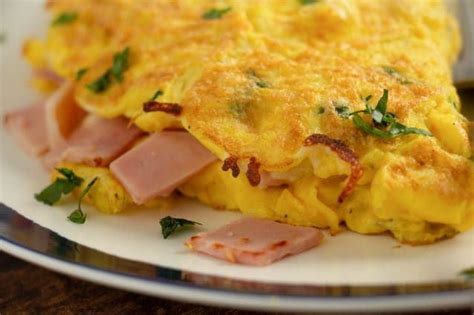 Basic Easy Omelette Recipe: the perfect vehicle for whatever fillings you want to add | Cookist ...