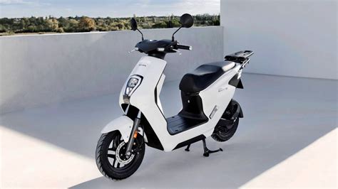 Honda EM1 e: Electric Scooter Unveiled At EICMA 2022 - 40KM Range