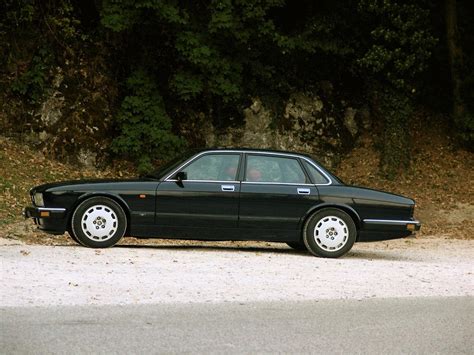 1994 Jaguar XJ40 XJR 4.0 (243 cui) gasoline 182 kW 362 Nm