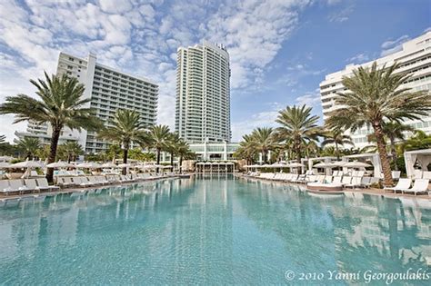 Fontainebleau Miami Beach Pool | Hey everyone! Here is a sho… | Flickr