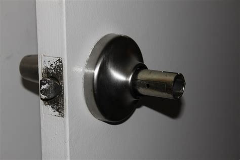 Where can I find replacement door knobs? - Home Improvement Stack Exchange