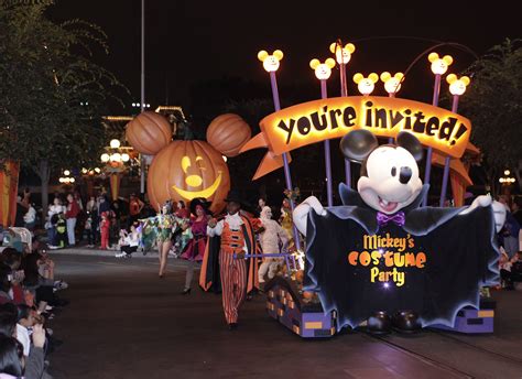 Halloween Party Throw Down: Disney World vs. Disneyland | the disney ...