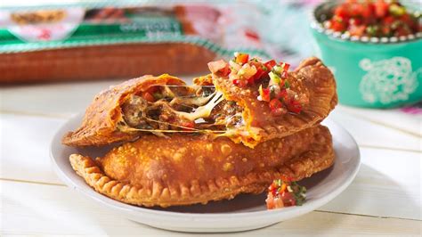 Empanadas con Chorizo y Carne Molida - YouTube