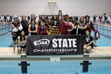 MIHS girls swim and dive team honored | Mercer Island Reporter