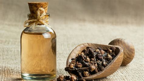 The Amazing Benefits Of Using Clove Oil