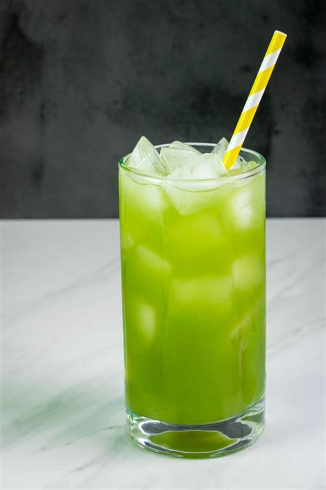 Quick & Easy Matcha Lemonade like Starbucks - Sweet Steep