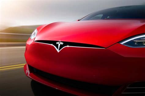 Tesla announces recall for 2M vehicles following autopilot crashes