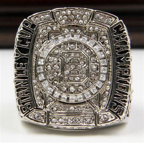 NHL 2011 Boston Bruins Stanley Cup Championship Replica Ring