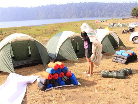 Rara Widisari: Camping Di Danau Buyan (2)