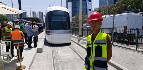 Tel Aviv light rail train undergoes first test run - Globes