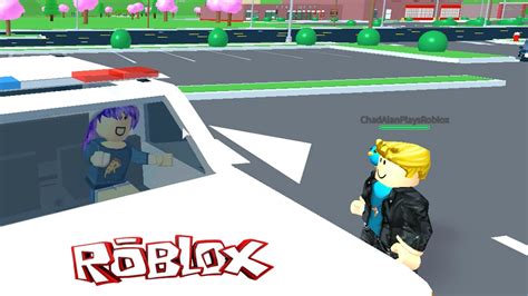 Roblox The Neighborhood Of Robloxia Reaction To Tornado Youtube