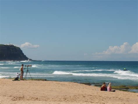 Newcastle beaches stay closed, sharks close to shore - SharkNewz