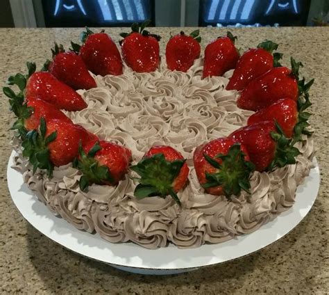 ChocoFlan & Strawberries Cake | Cake, Cupcake cakes, Strawberry cake