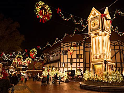 15 Best Christmas Cities in the USA to Visit for the Holidays