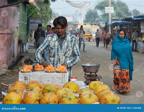 Indian fruit seller editorial stock image. Image of india - 29781724