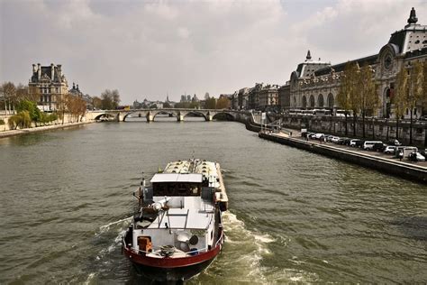 Paris Boat Tour - Seine Cruise with a Historian - Context Travel - Context Travel