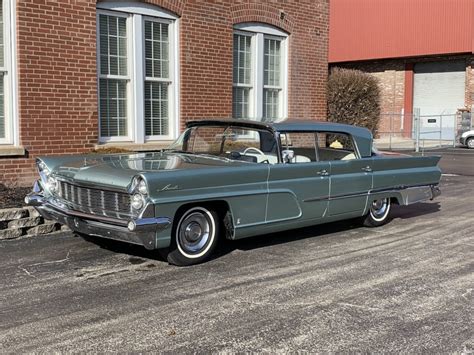 1959 Lincoln Premiere at Kissimmee 2019 as F3.1 - Mecum Auctions