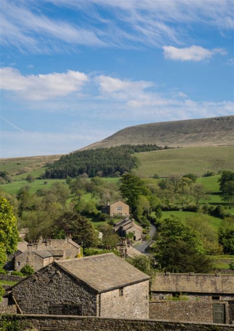 Ribble Valley Walk - Downham and Pendle Hill | Find walks from across ...