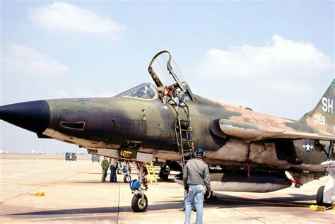 F-105D Thunderchief #61-0199 at Hill AFB, photo by John Keefer. | Aircraft images, Military aircraft