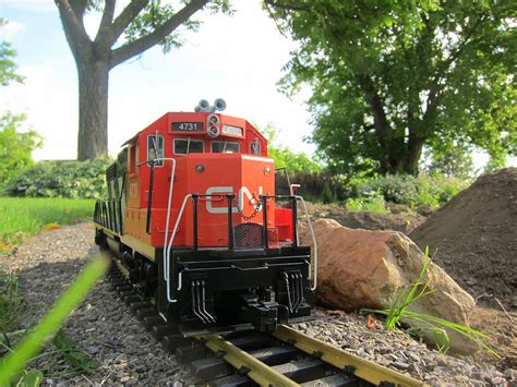 G-Scale Train Fun: GP38 Train Engine comes Rolling Into Town