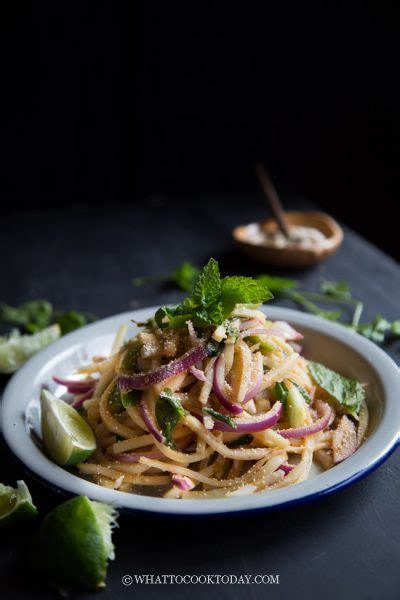 How To Make Soop Naw Mai (Thai Bamboo Shoot Salad)