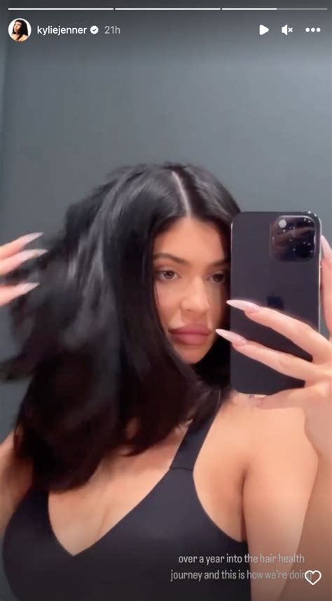 Kylie Jenner Shows Off Her Natural Hair: Pics | Us Weekly