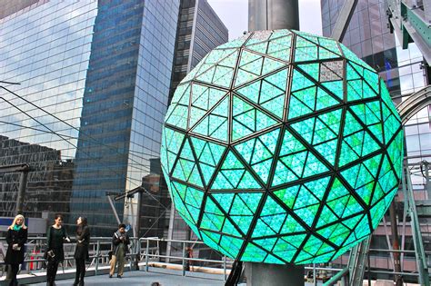 Times Square New Year's Eve Ball Will Dazzle with 32,000+ LED Lights ...