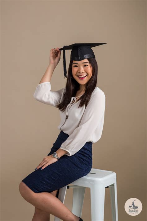 Graduation Portrait Studio - Reliable Family Photo Studio