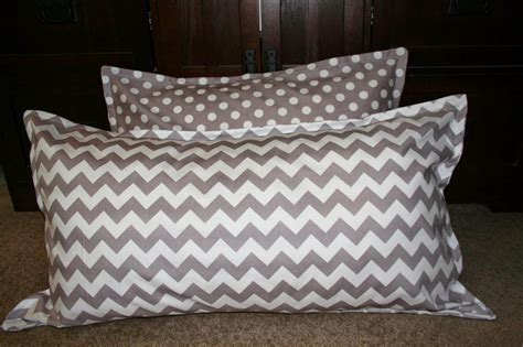 Glam Fabrics: Simple Pillow Sham Tutorial for Standard and King pillows