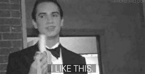 image Behind The Sea, Brendon Urie, Panic! At The Disco, English Book ...