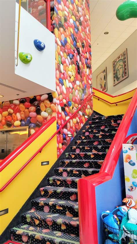 Travel Tuesday: Jelly Belly Factory Tour - Pechluck's Food Adventures