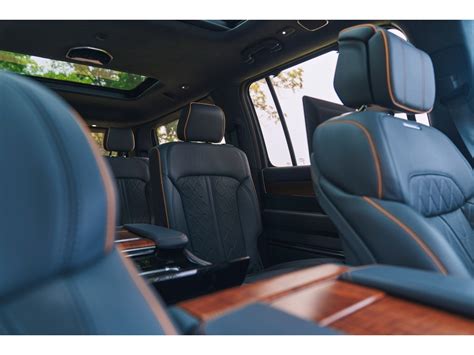 2023 Jeep Grand Wagoneer: 37 Interior Photos | U.S. News