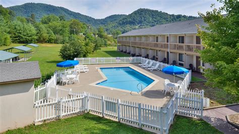 Americas Best Value Inn, Canton | HotelsCombined