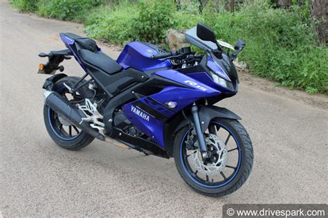 Yamaha YZF R15 v3-0 Images [HD]: Photo Gallery of Yamaha YZF R15 v3-0 ...