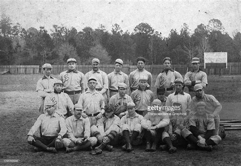 The Pittsburgh Pirates pose for a team photo during spring training ...