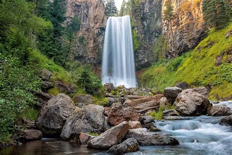 Tumalo Falls Hikes & Tips for Visiting - Fresh Off The Grid