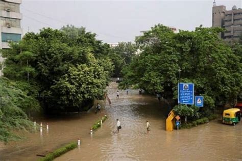 Delhi flood: Water enters ITO, Supreme Court; CM Kejriwal seeks NDRF ...