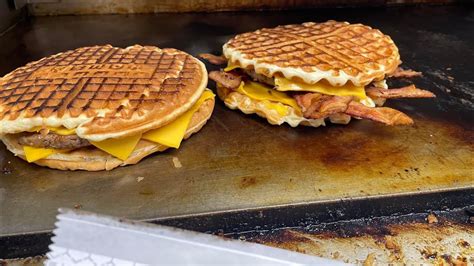 I TRIED THE WAFFLE SANDWICH AT WAFFLE HOUSE🔥😋😱🧇 - YouTube