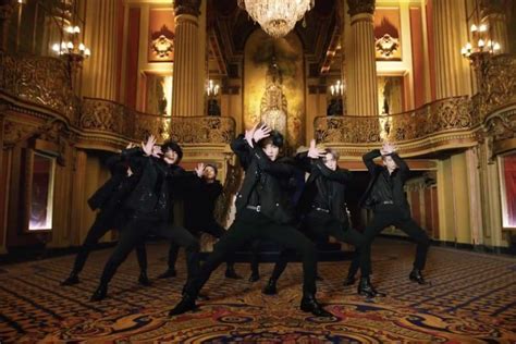 «Black Swan» de BTS devient son 24e MV du groupe complet pour atteindre 100 millions de vues