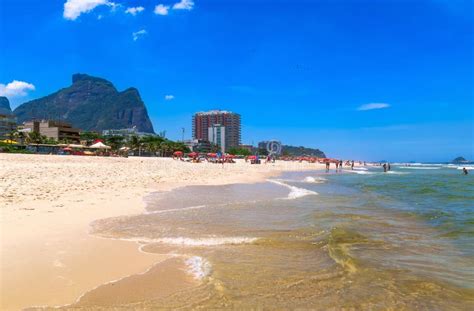 Spiaggia Di Barra Da Tijuca, Rio De Janeiro Fotografia Stock - Immagine ...