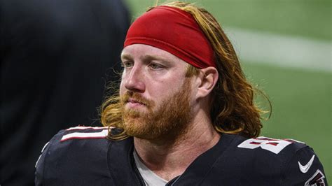 Falcons declining fifth-year option on TE Hayden Hurst