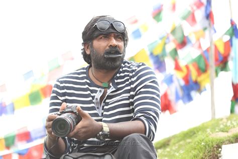 96 Movie Stills HD | Vijay Sethupathi | Trisha | Moviegalleri.net