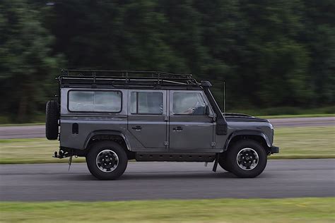 LAND ROVER Defender 110 specs & photos - 2012, 2013, 2014, 2015, 2016 ...