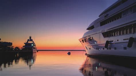 Dubai International Boat Show Attracts Royalty - 71282