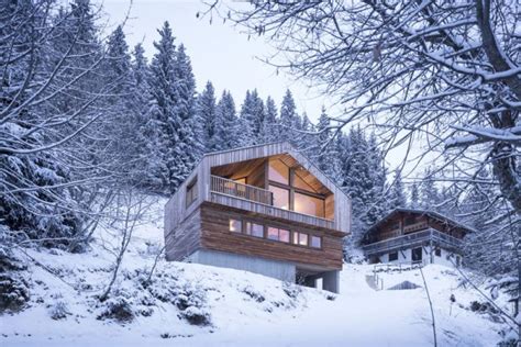 15 Winter Cabins That Make The Most Out Of The Snowy Season