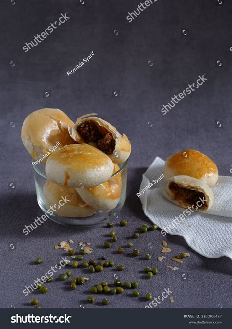 Bakpia Bakpia One Traditional Indonesian Food Stock Photo 2185906477 ...