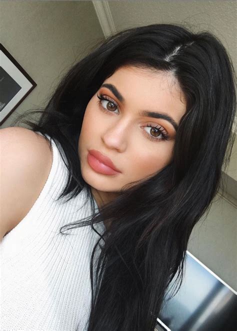 Kylie Jenner Natural Makeup Look - Mugeek Vidalondon