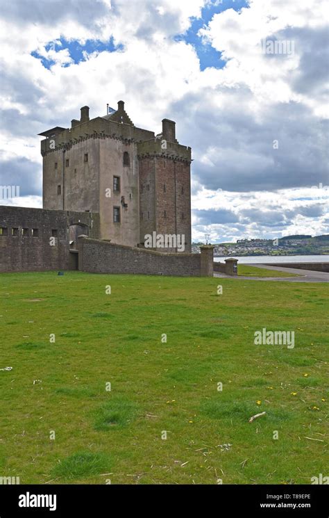 Broughty Castle, Broughty Ferry, Dundee Stock Photo - Alamy