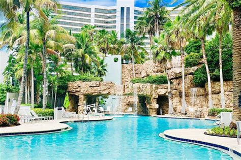 Hyatt Regency Sarasota: Pool & Spa Day Pass Sarasota | ResortPass