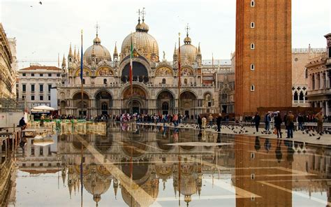 St. Mark Basilica from Venice - Stunning architecture Wallpaper ...